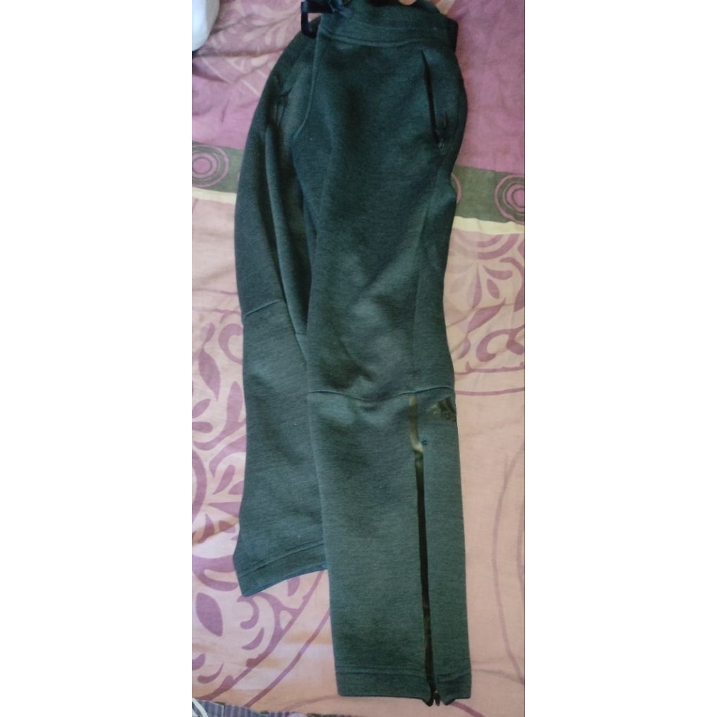 Celana Trackpants Adidas ZNE Navy preloved second