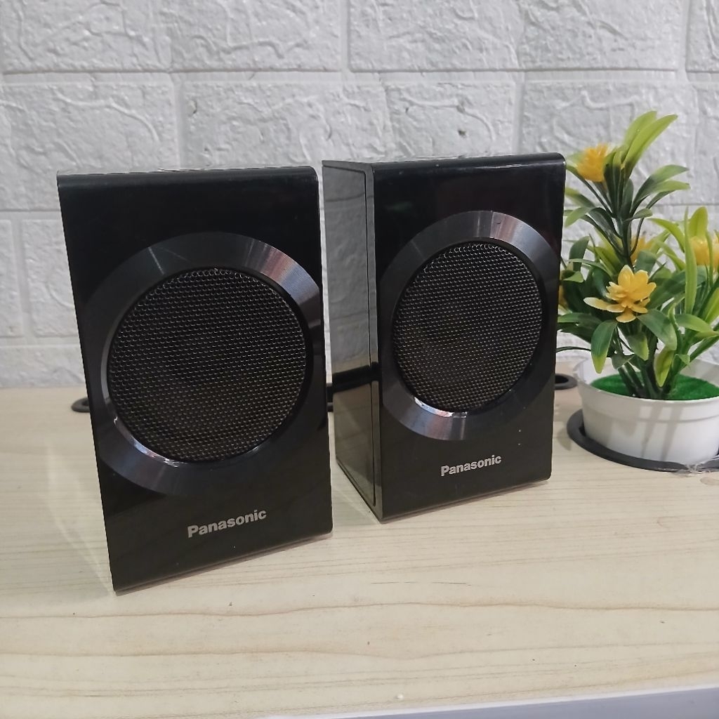 Speaker vokal front/surround panasonic (sepasang)