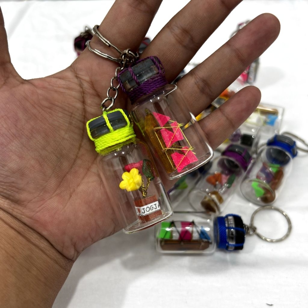 #2 Accessories Gantungan Kunci | Tabung Kapal | Tabung Bunga | Miniatur Candi