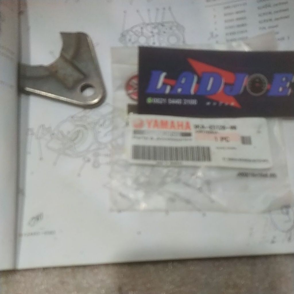 holder stopper/sil Kruk as RX-King/3ka-e5128-00/yamaha