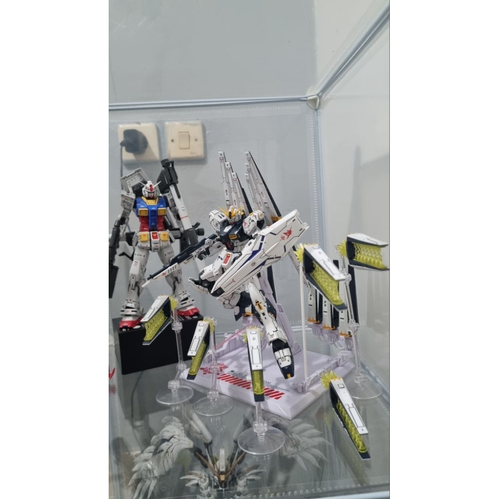 RG nu gundam bandai model kit sudah rakit