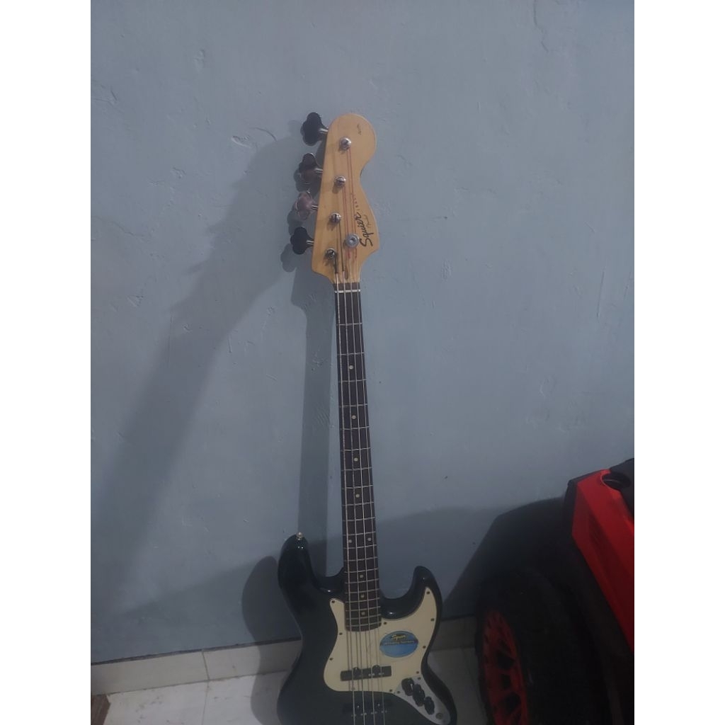 bass squier alfinity