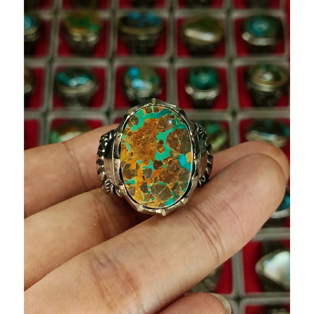 pirus Persia Serat emas