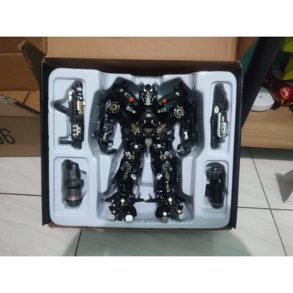 weijiang m-06 black apple iron hide transformers