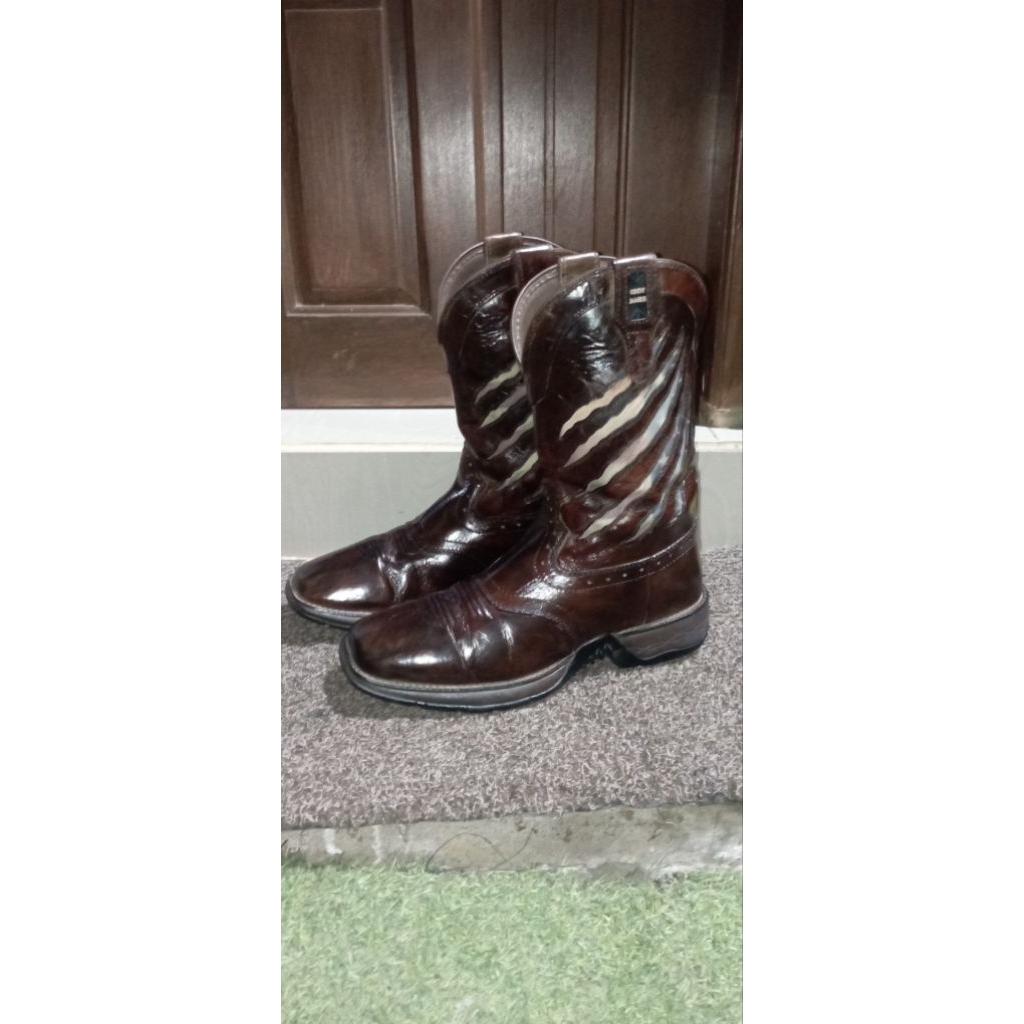 Sepatu  western Cowboy boots by cody James style MLBF-3 SZ 10D-43,5-44