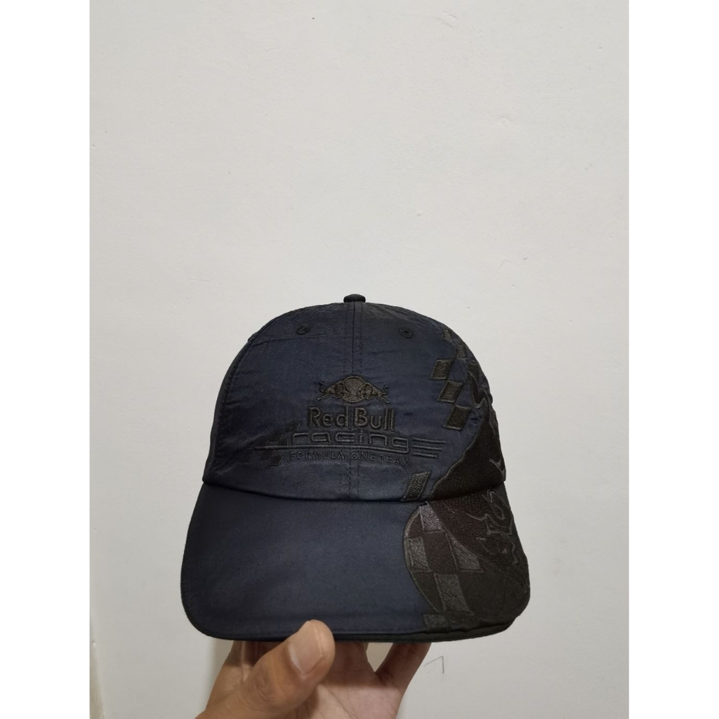 Topi F1 Redbull Racing Formula one team