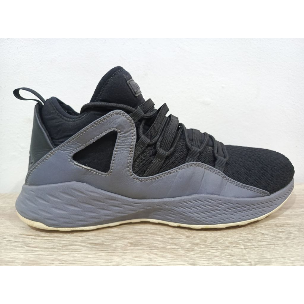 Sepatu Second - Air Jordan Formula 23 Size 42,5
