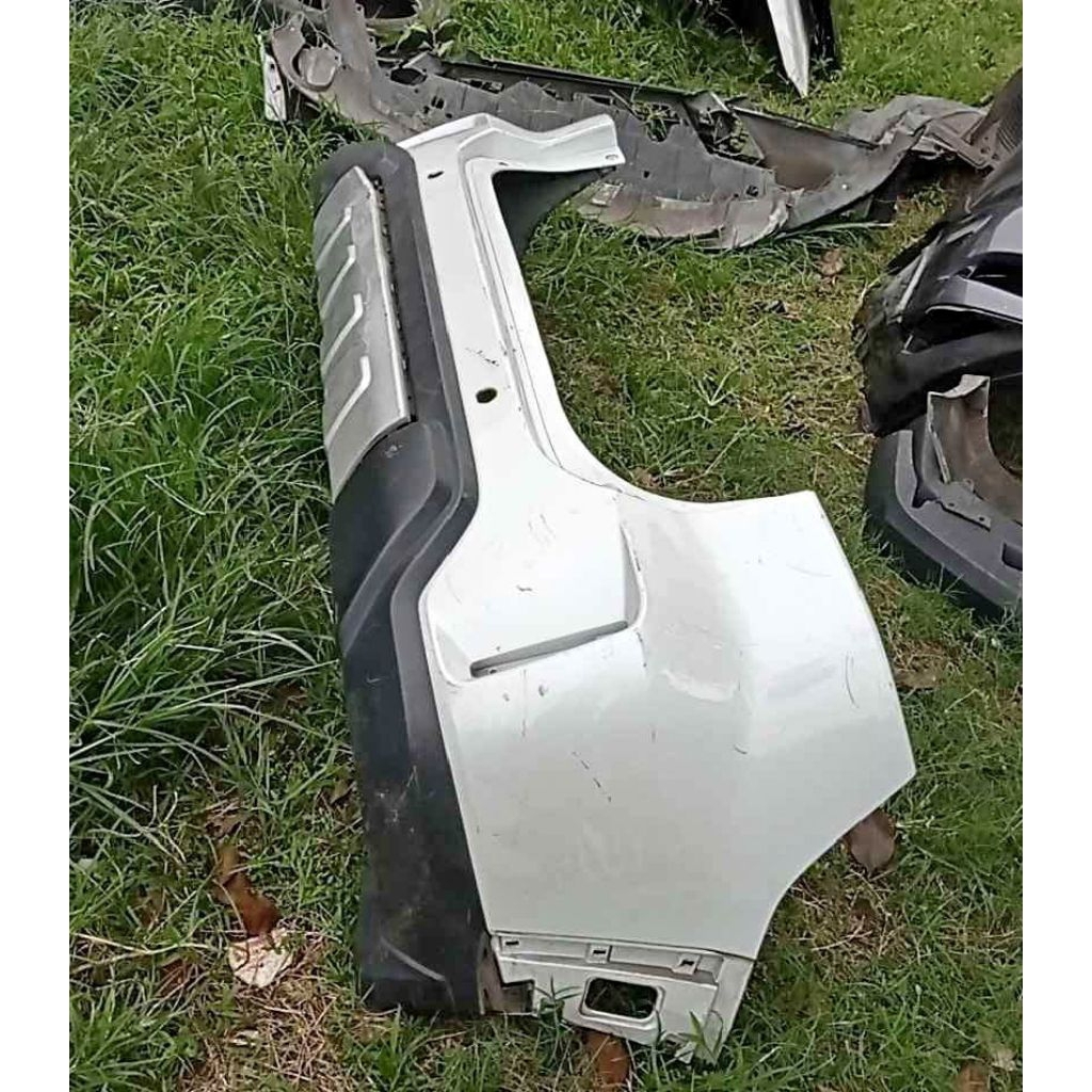 bumper bemper belakang suzuki xl7 xl-7 original
