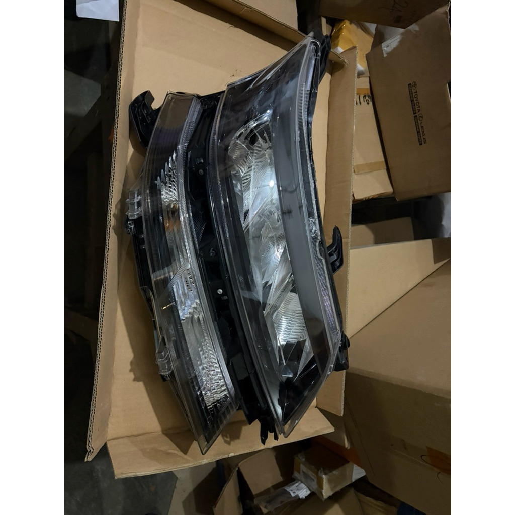 Headlamp avanza kanan 2019