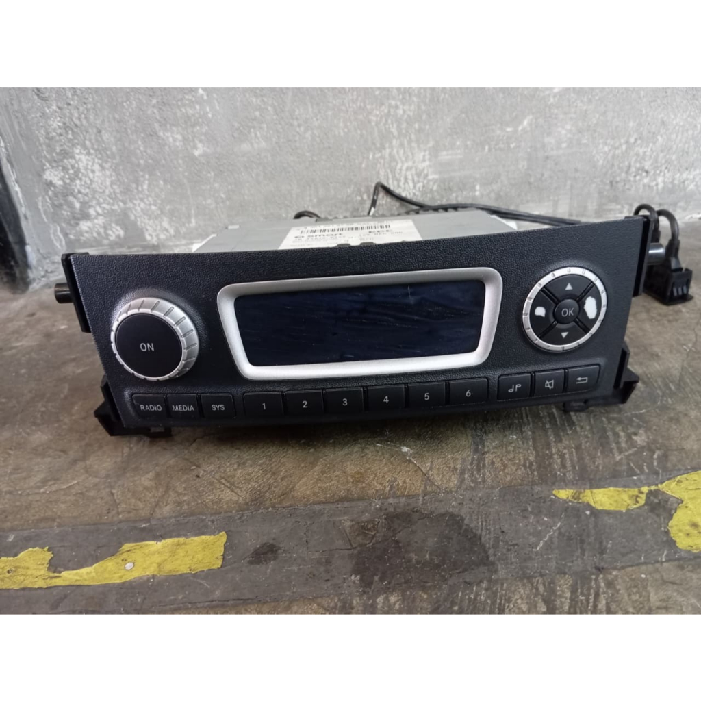 3253 TD Head unit Smart Fortwo LCD rusak