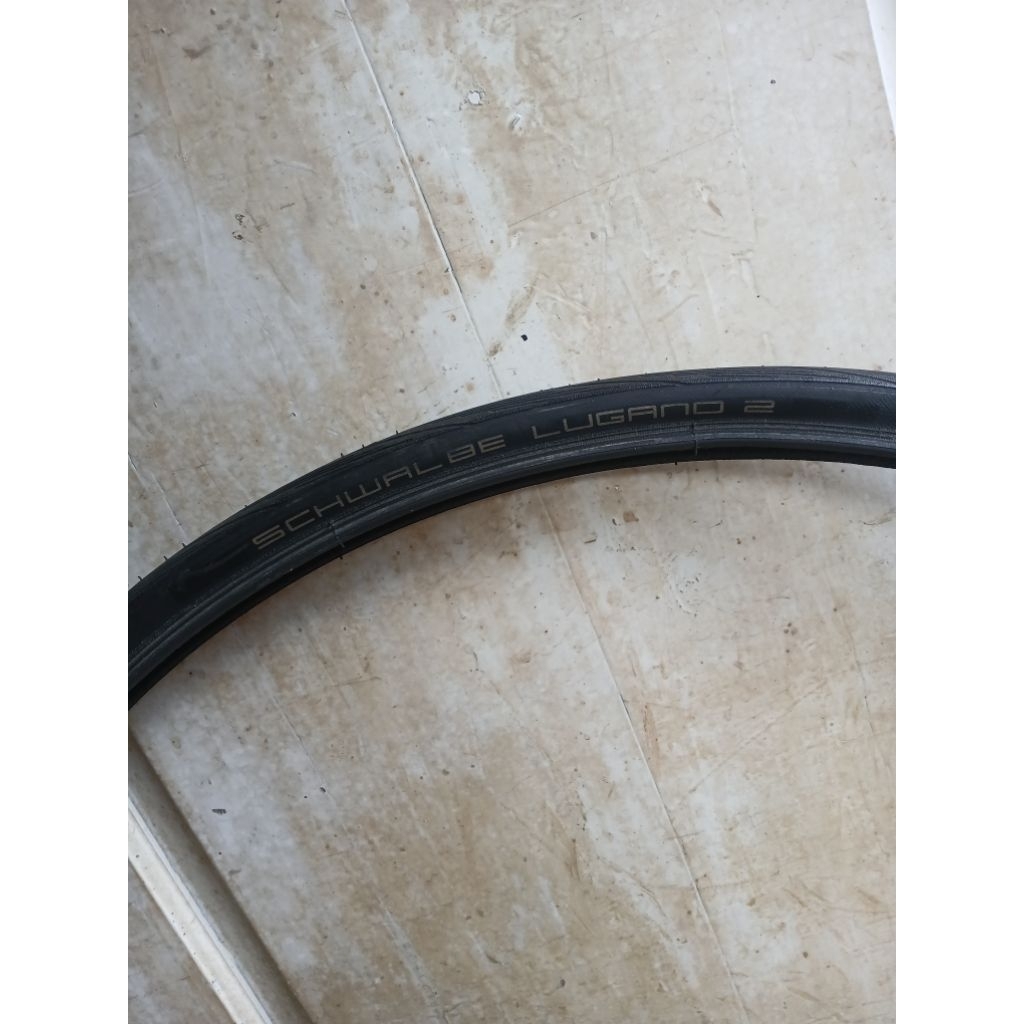 Ban Schwalbe Lugano II Nylon dan Schwalbe Pro One Kevlar Uk 700x28C