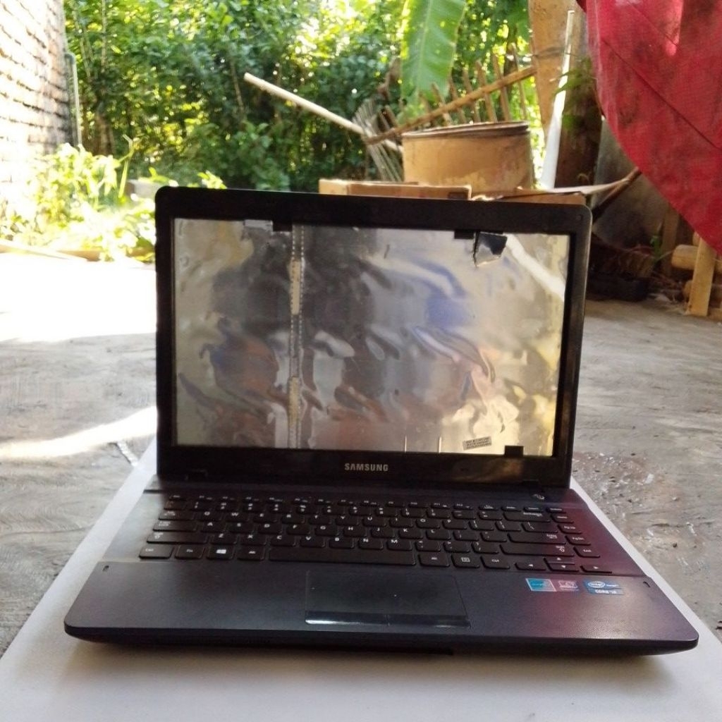 Casing Laptop Samsung NP270E4E Fullset