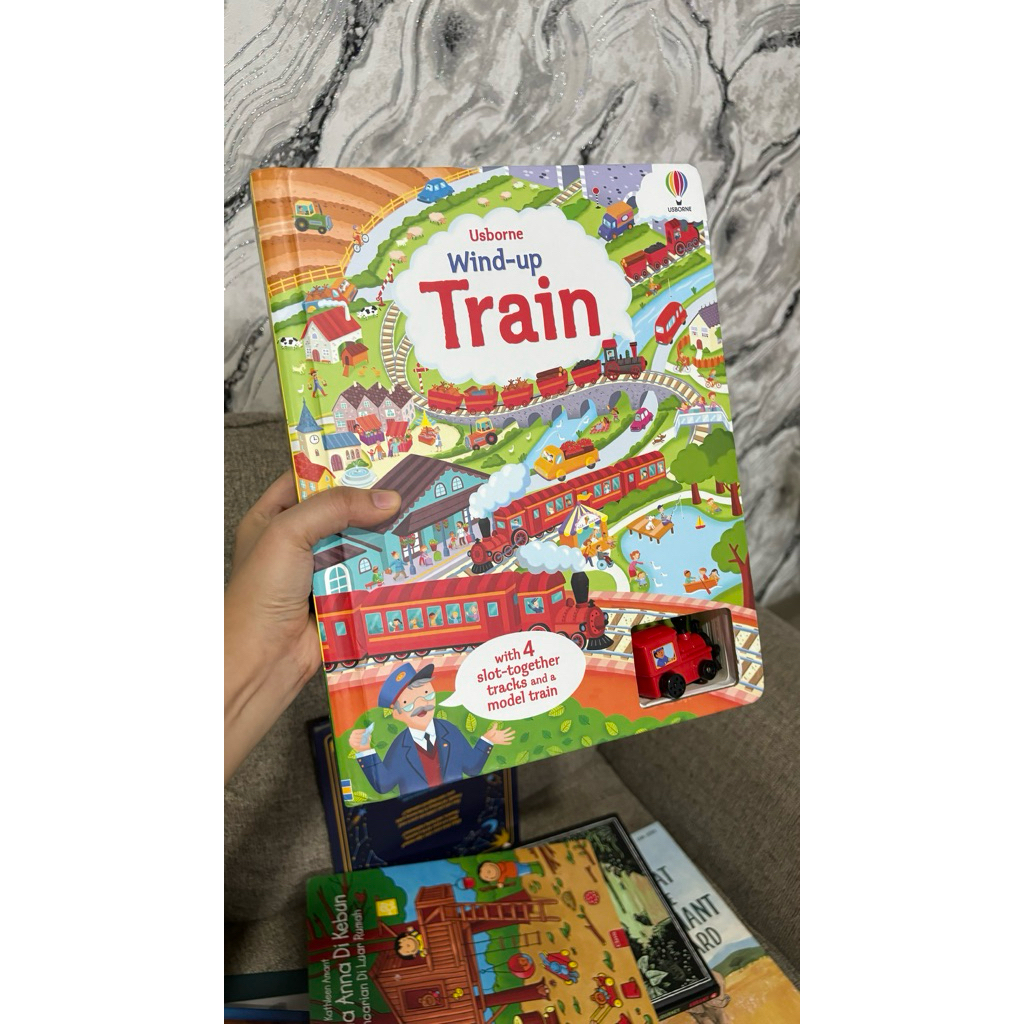 usborne wind up train kereta rusak