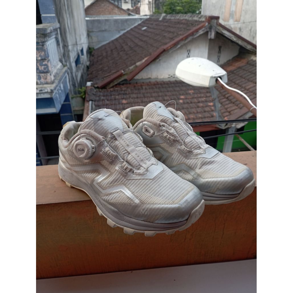 Sepatu Outdoor Millet Waterproof  ||  Full Reflektif ||  Menyala  ||  Sangat Cocok Untuk Mendaki