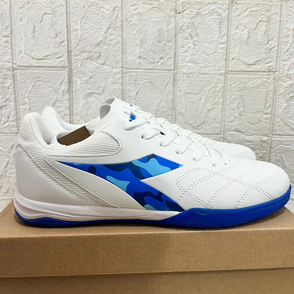 SEPATU DIADORA PRIA DIADORA PILINO FUTSAL WHITE BLUE OLAHRAGA MAN ORIGINAL COD