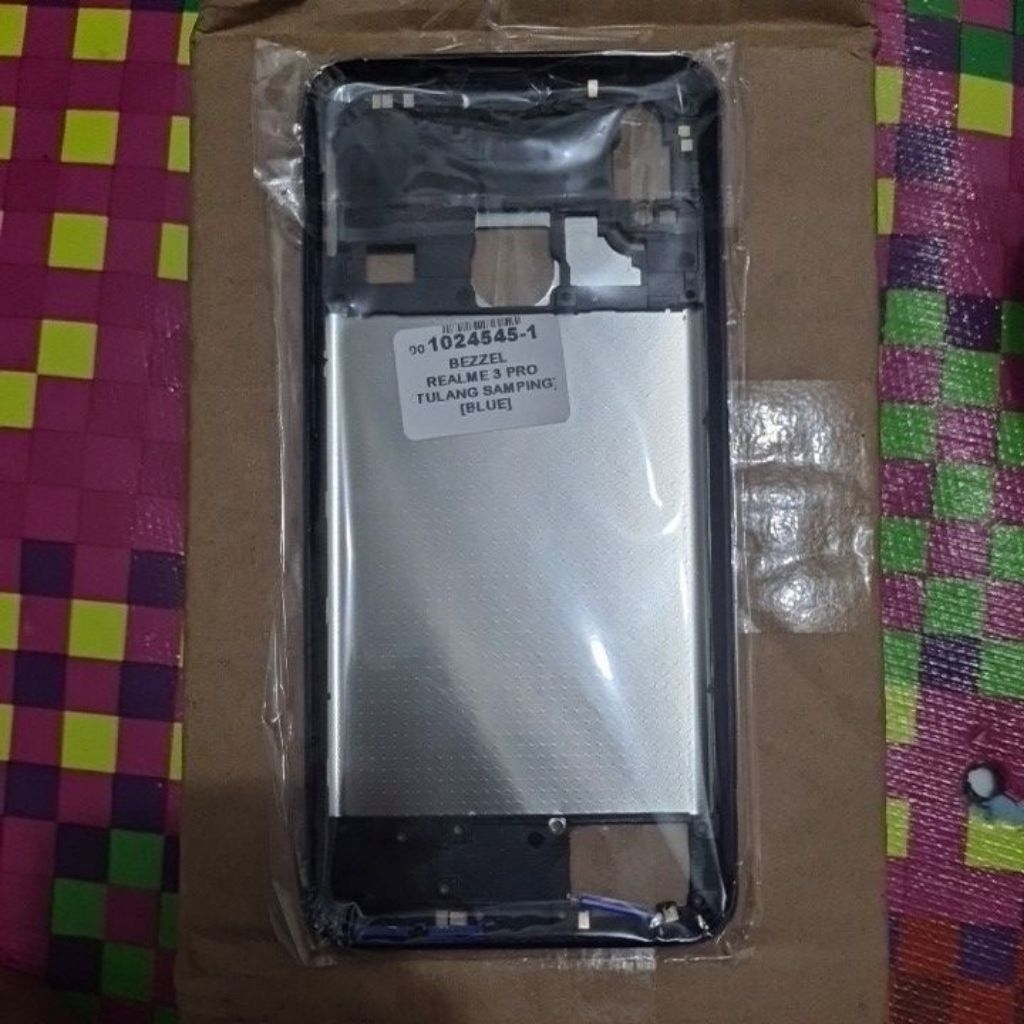 Bezel Bazel Tulangan Tengah Realme 3 Pro