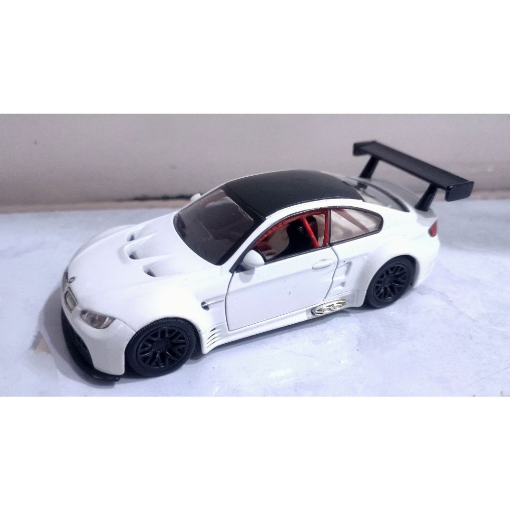 Diecast BMW M3 GT2 2009 RMZ 1:32 UNIFORTUNE
