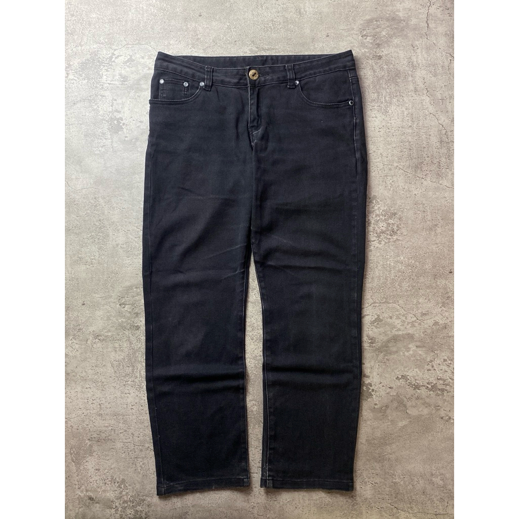 jeans hitam DOHC