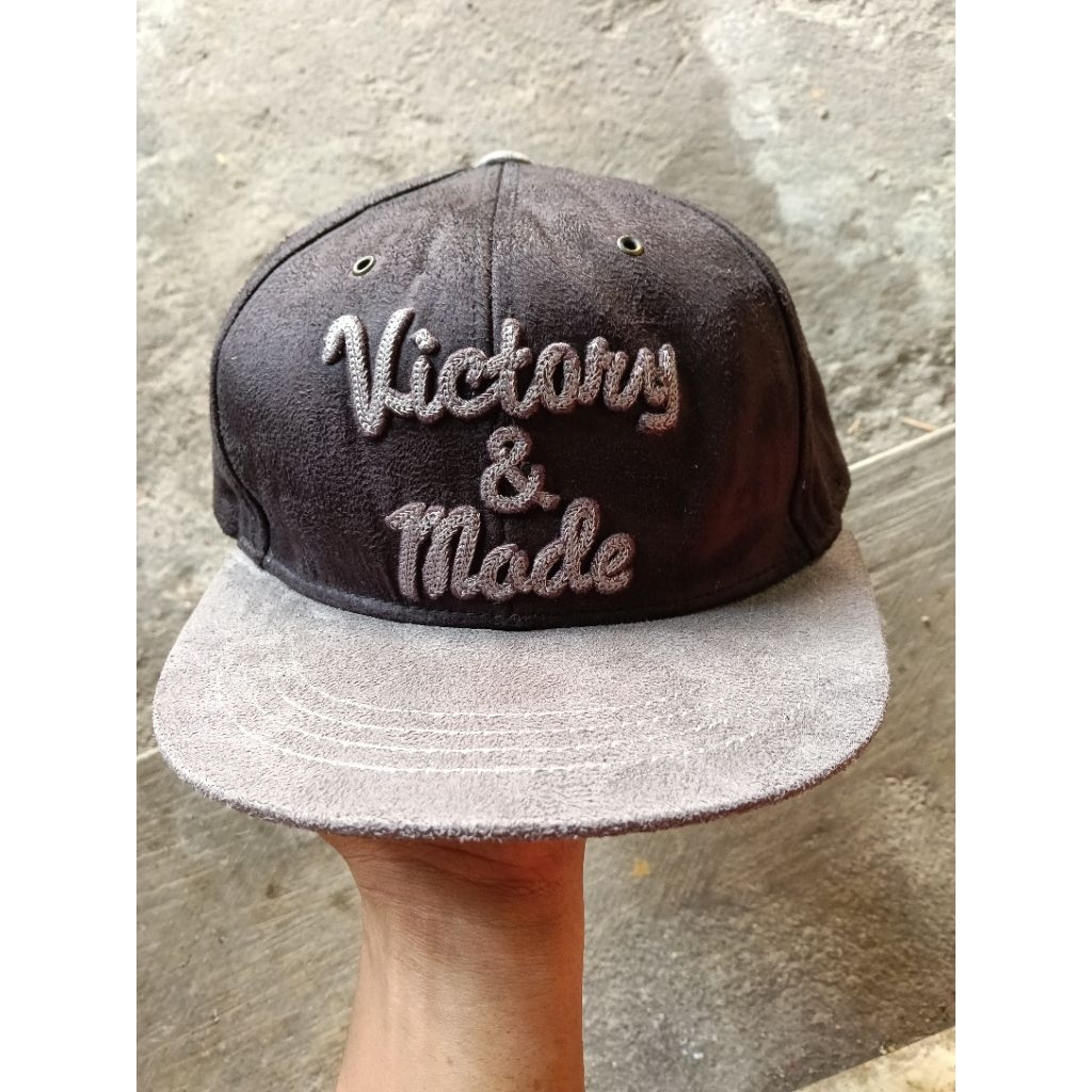Topi snapback movito