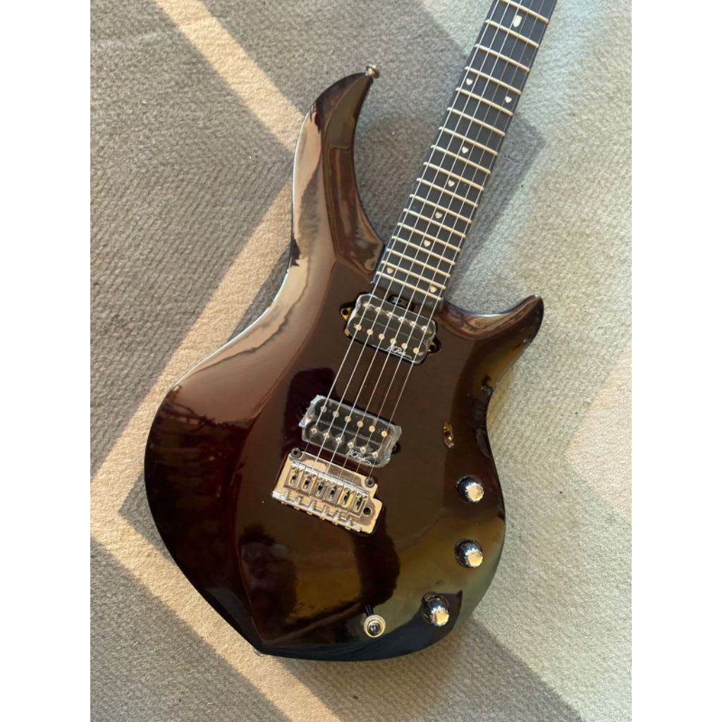 Gitar musicman Majesty custom replika