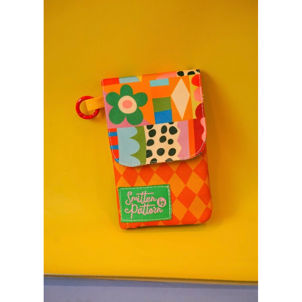 DOMPET PASPOR SMITTEN BY PATTERN