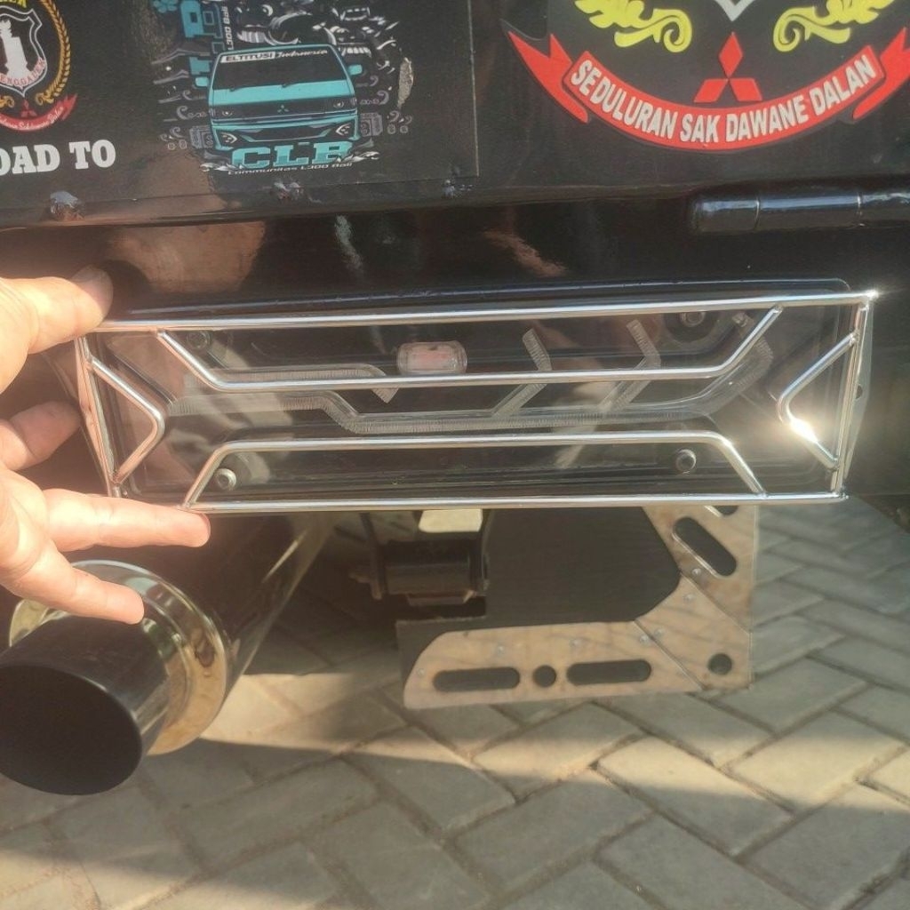gril penutup lampu belakang l300 kanan kiri