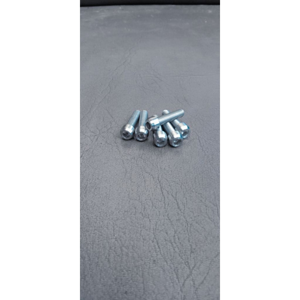 baut 8 panjang 2cm costum