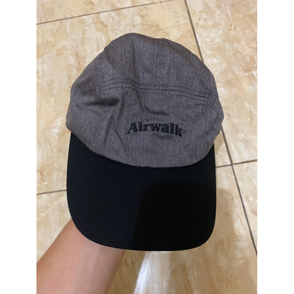 topi 5 panel airwalk bnwt