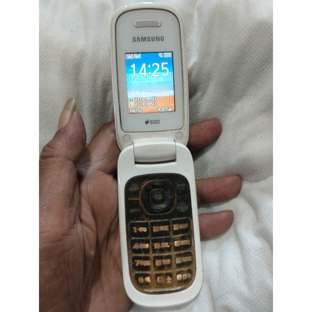 Samsung Caramel E1272 nyala normal dual simcard On bonus byU aktif