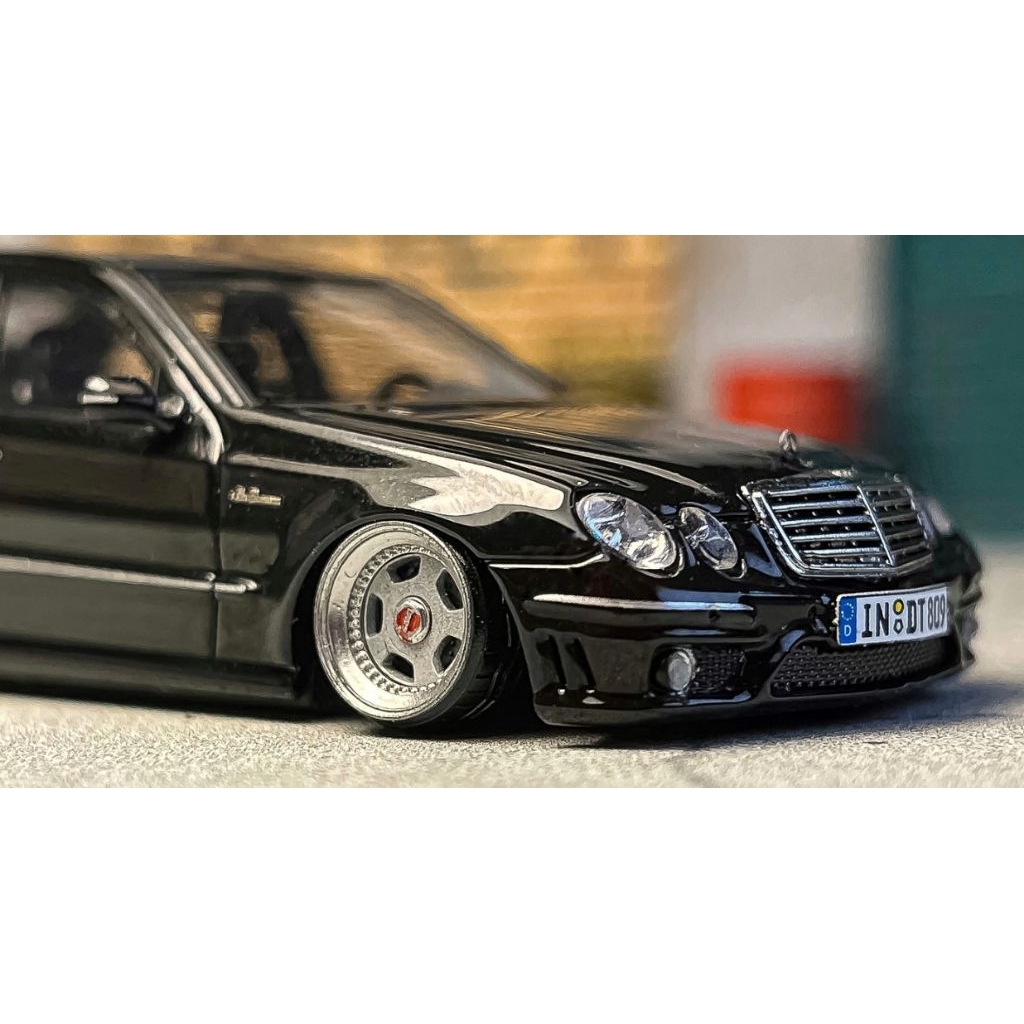 diecast mk model Mercedes w211