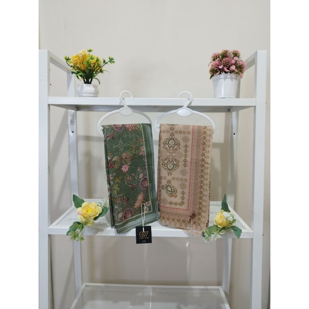 Nadhira Hijab26- Hijab Segiempat Motif- Givan Hijab
