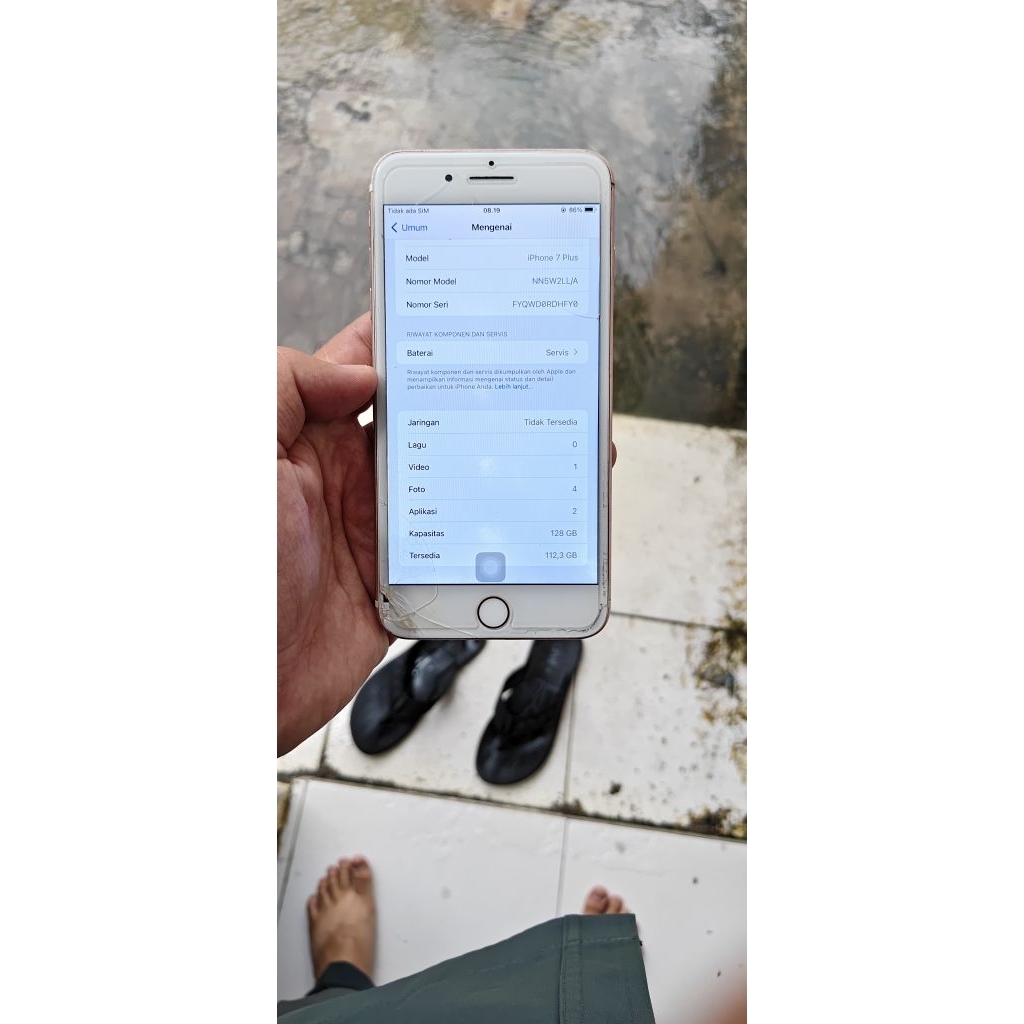 iphone 7 plus128 gb  minus baca deskripsi