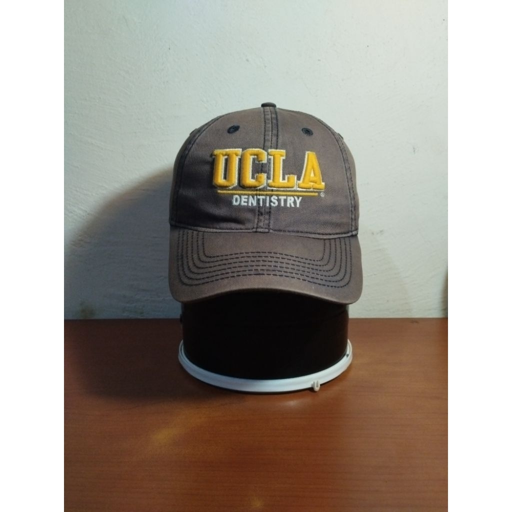 Topi UCLA Dentistry by Legacy