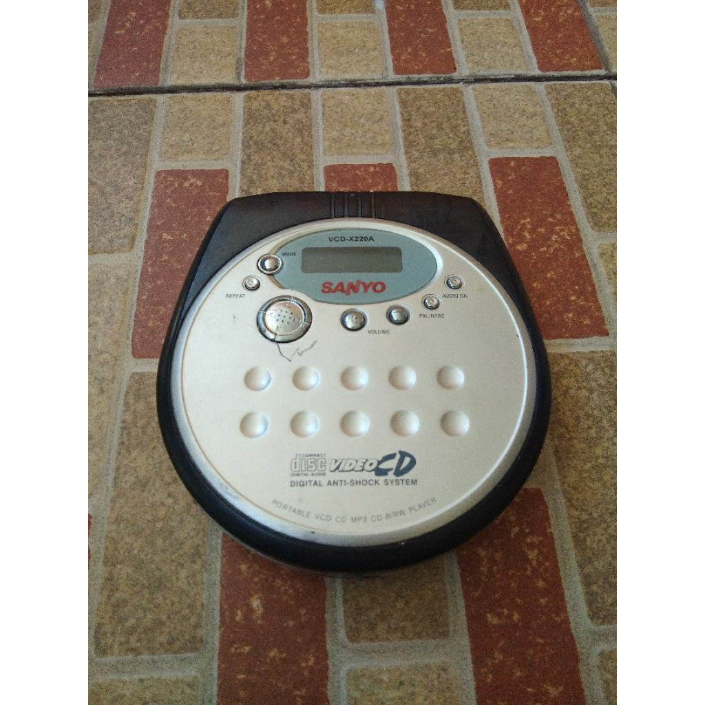 pemutar VCD portabel Sanyo VCD-X220A