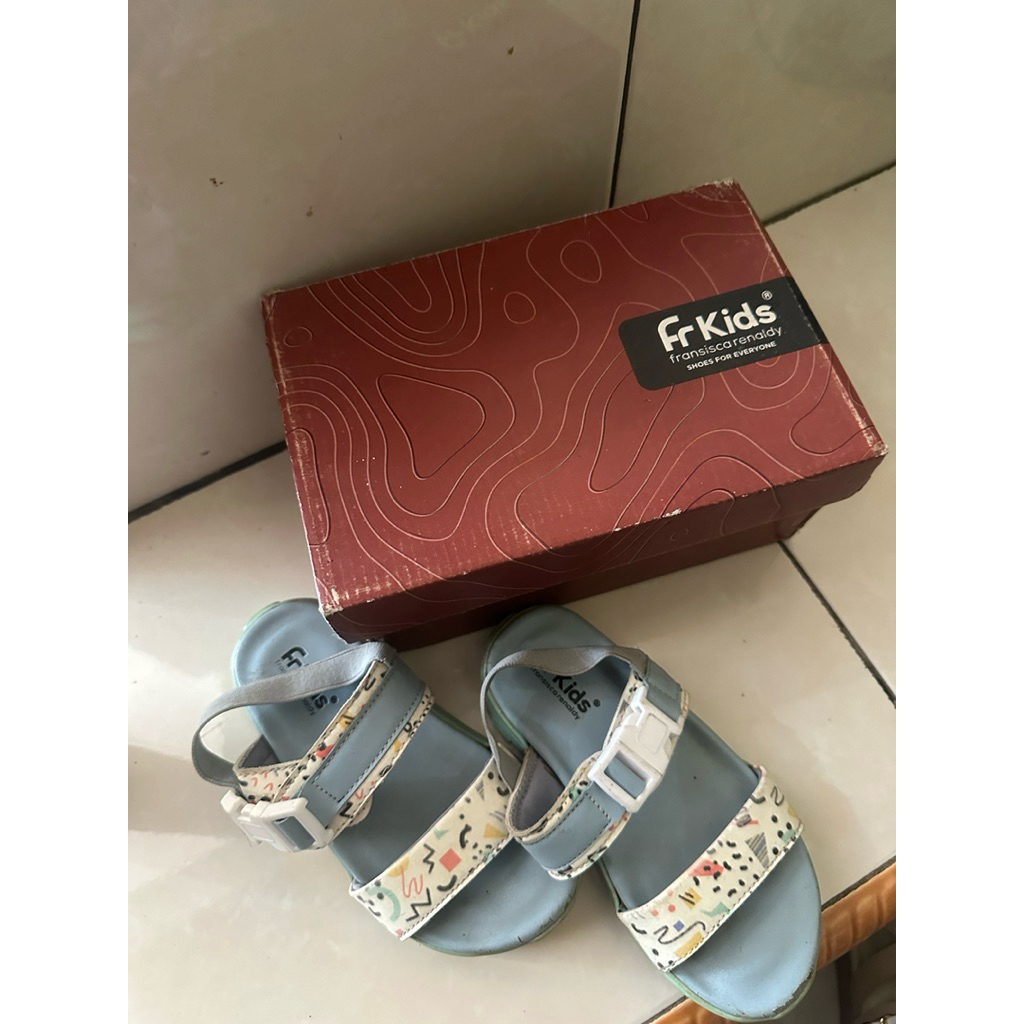 preloved sandal anak fransisca renaldy