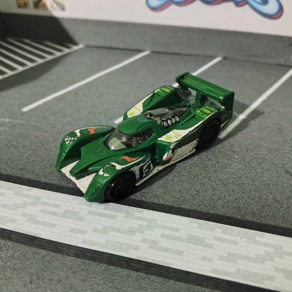 Diecast Hotwheels 24 Ours 1/64 hijau Loose