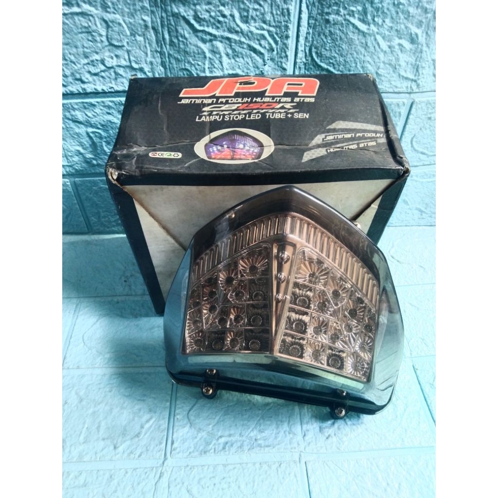 stoplamp lampu belakang CBR 150 old stoplamp LED CBR 150 old original jpa
