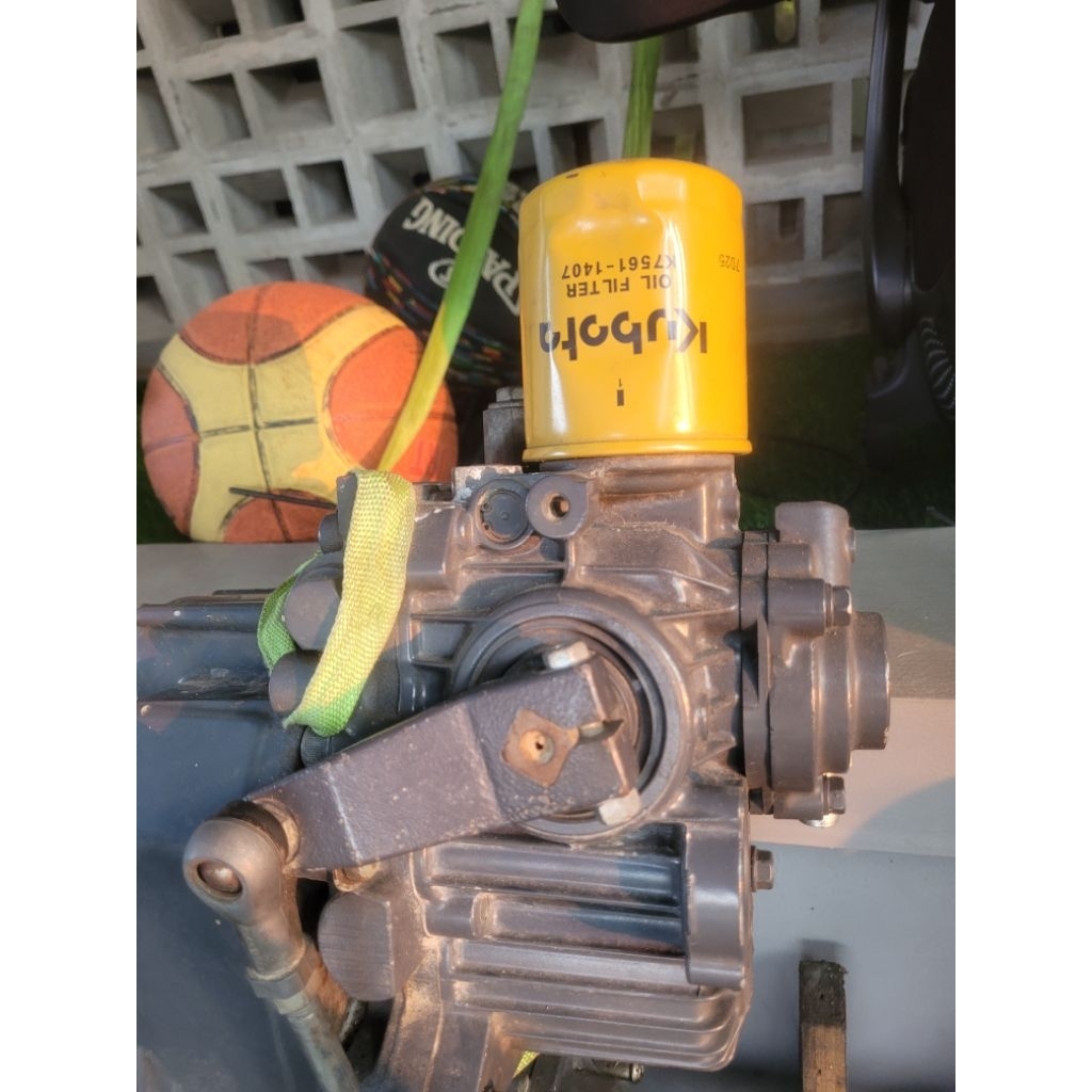 TRANSMISI KUBOTA DC60
