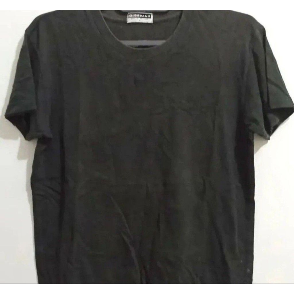 Kaos Polos Pria. Merk Giordano