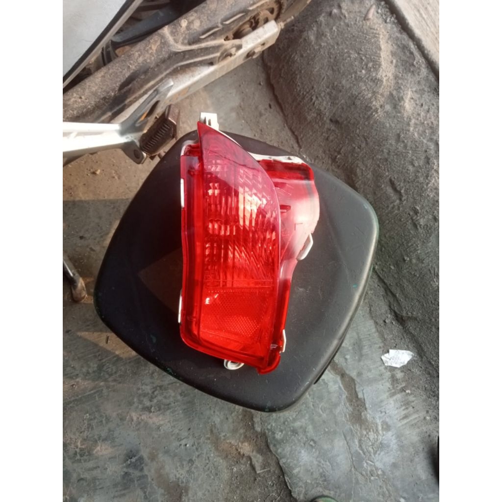 rekfektor atau mata kucing bemper Yaris lele 2014-2017