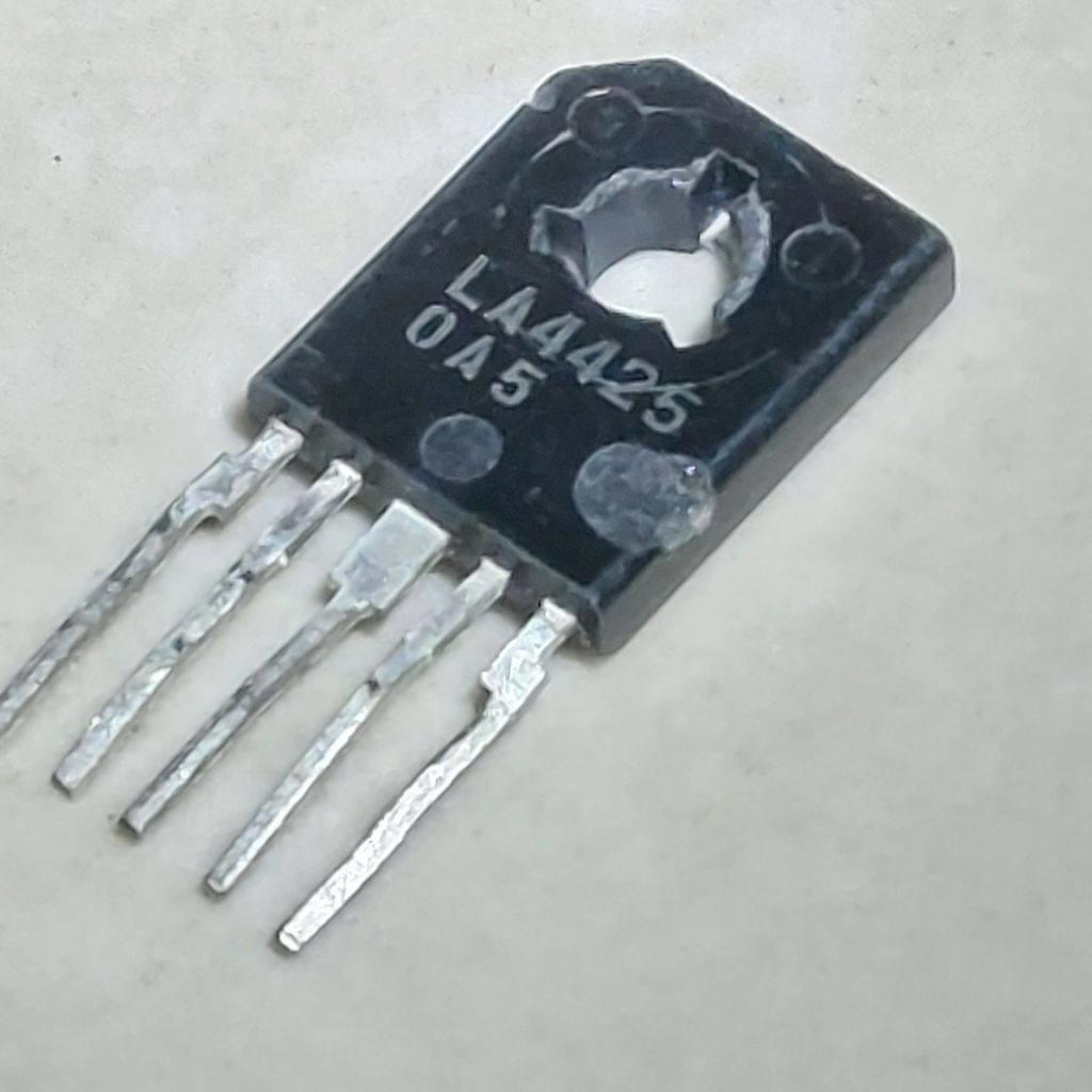 LA4425 To126-5 LA 4425 LA4425A 4425A IC Suara Icom 230H Amplifier Audio Radio 5W Stereo Mobil