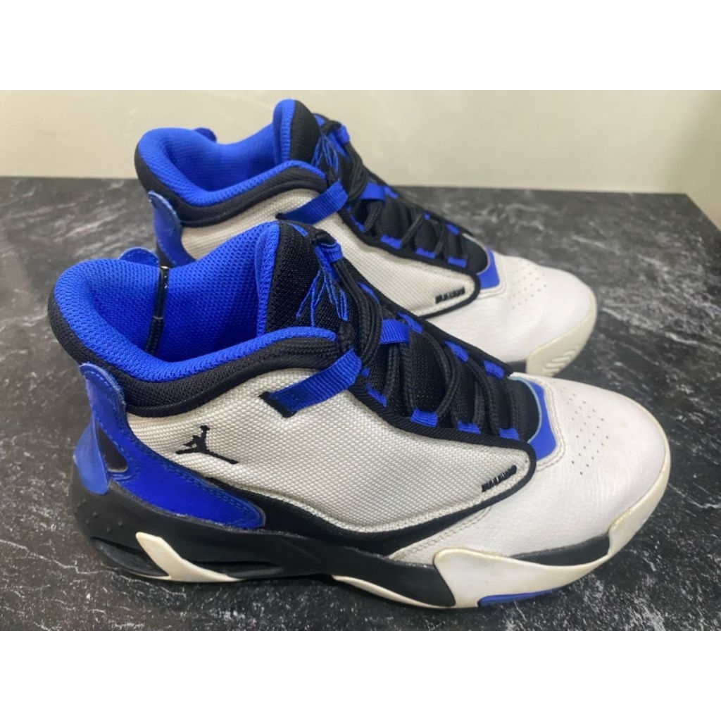 Sepatu Anak Pria Nike Air Jordan Max Aura 4 model boot perpaduan warna putih hitam biru, size 35,5/2