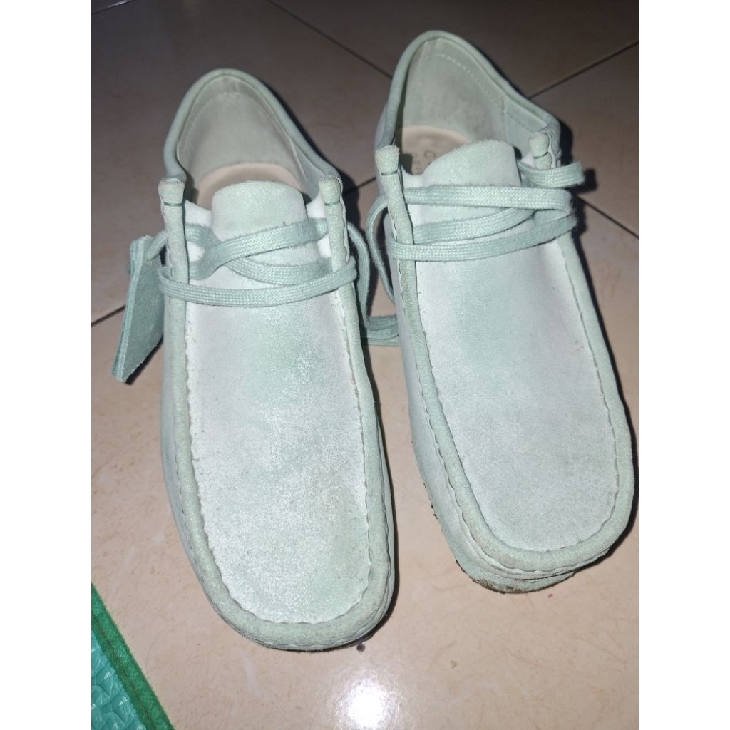 Clarks Wallabee Mint Suede
