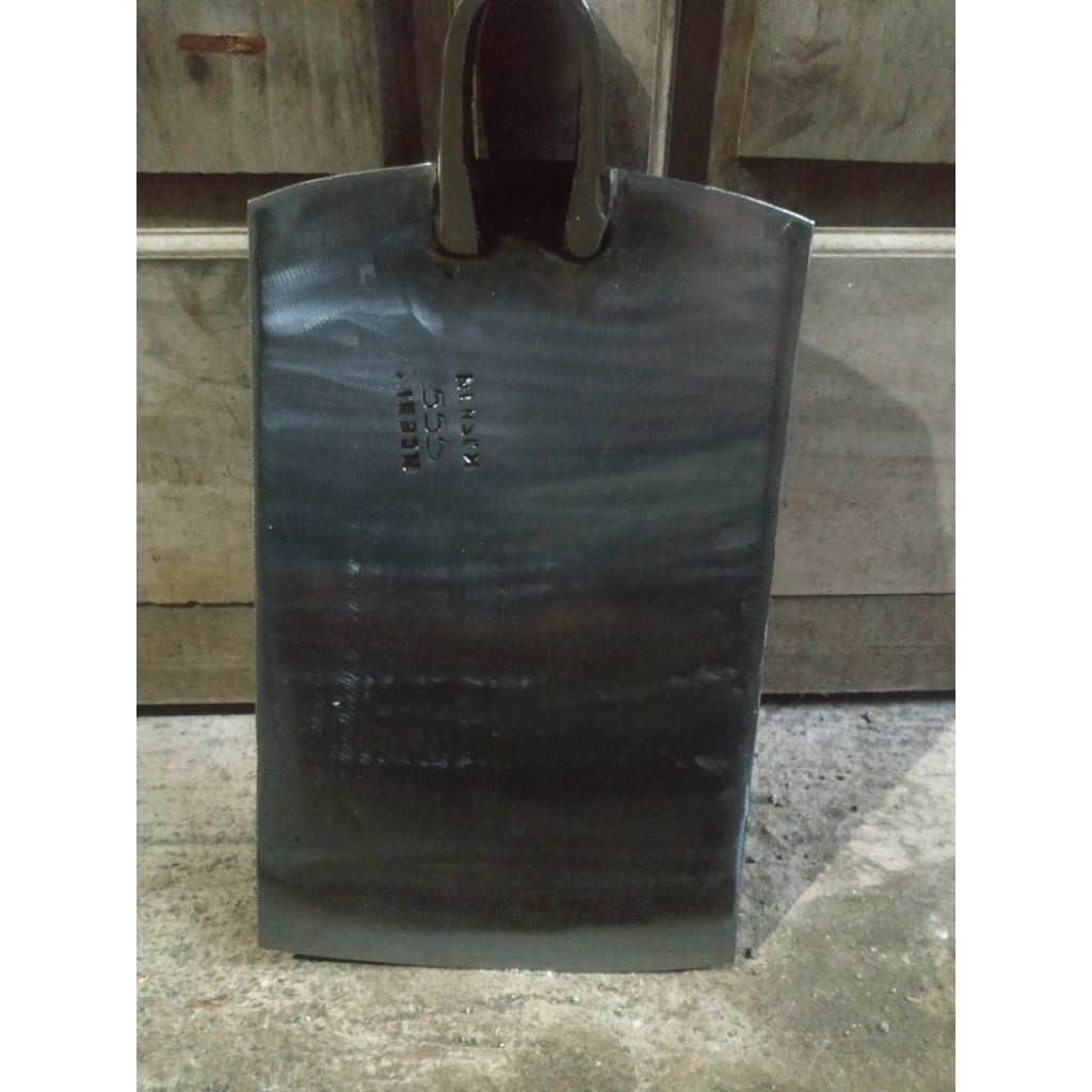 Cangkul_baja_isen_empu_asli_wonosobo