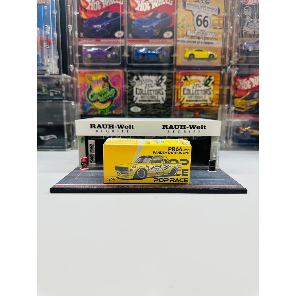 Pop Race 1:64 Pandem Datsun 620 Mooneyes Livery