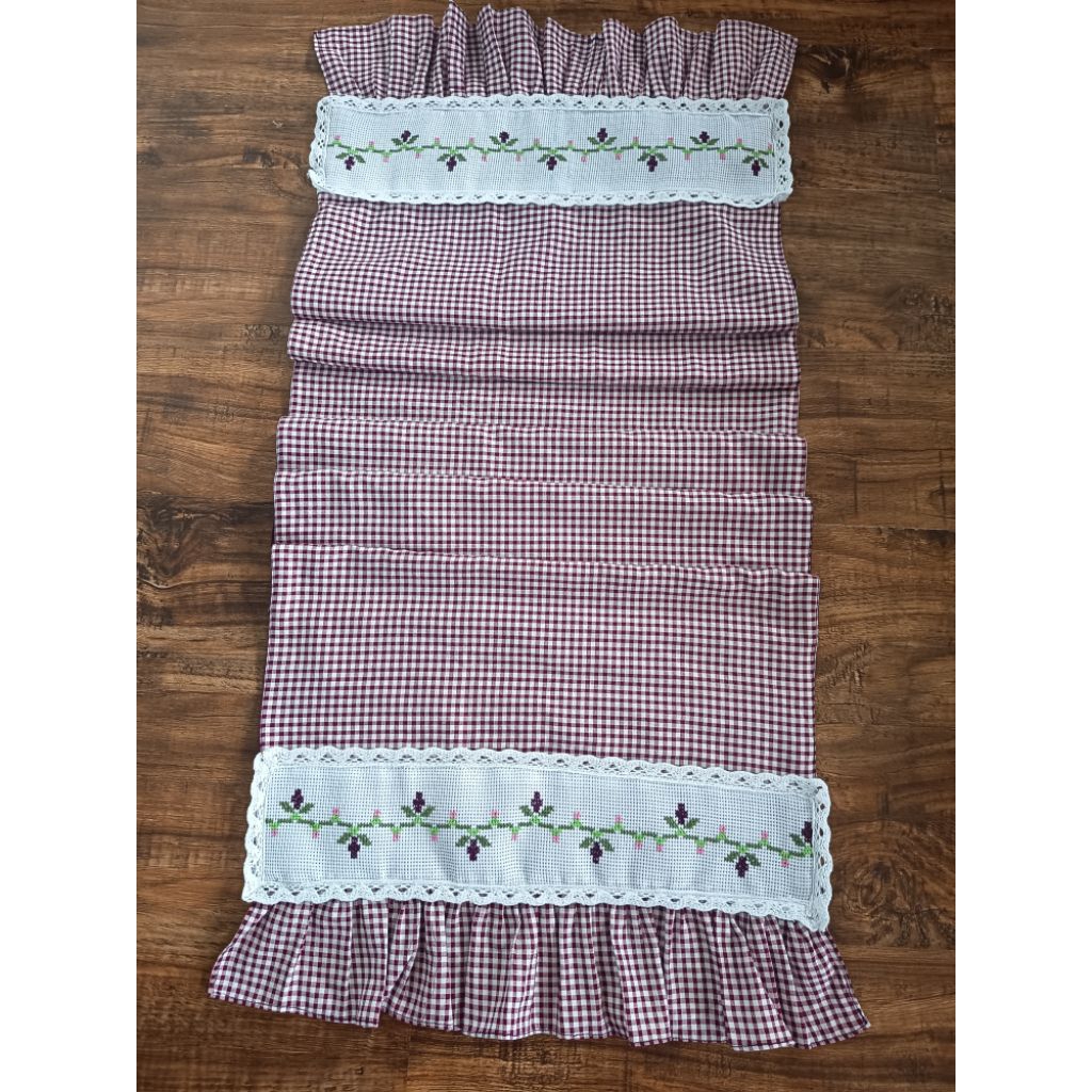 Taplak Meja Sulam Kristik/Strimin