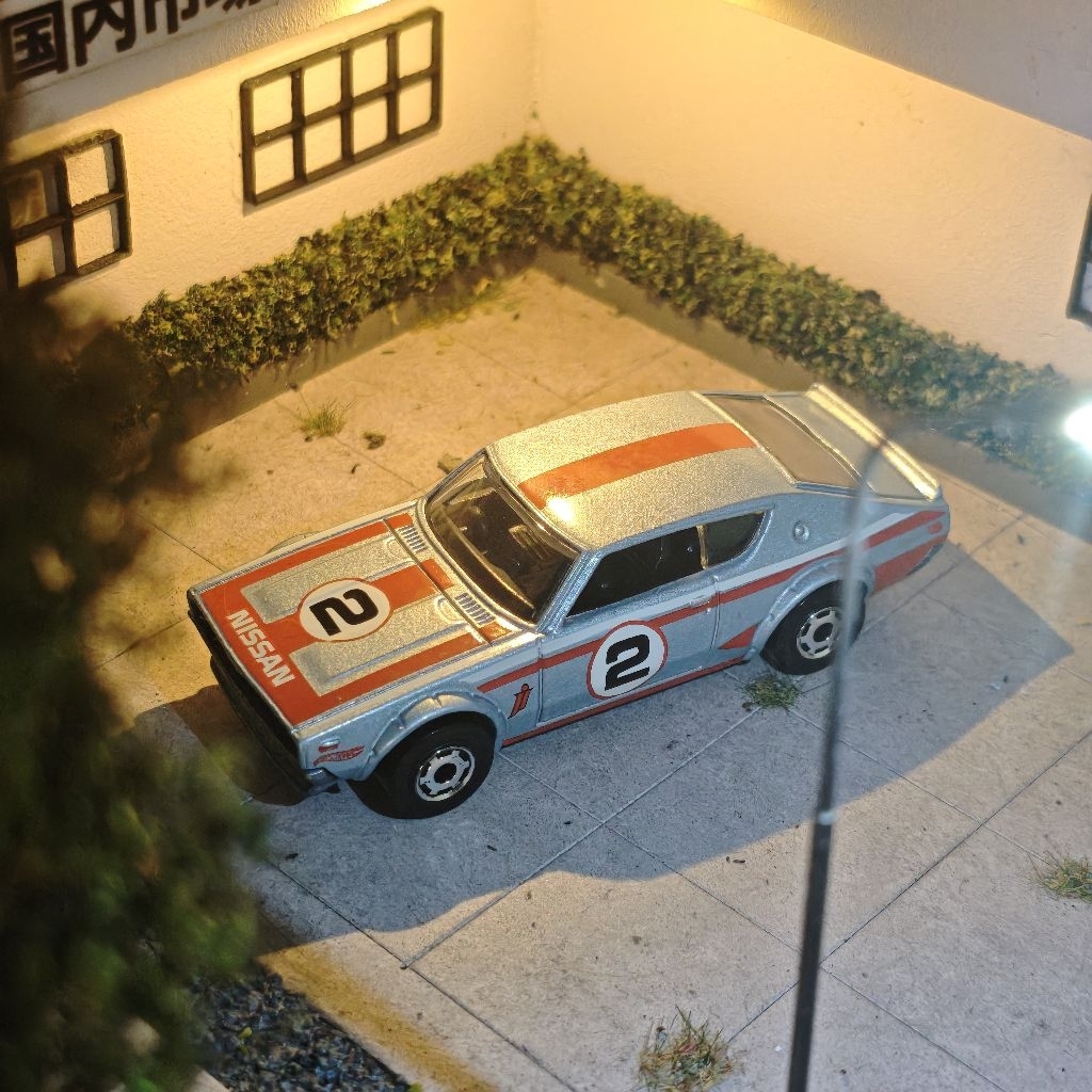 Hot Wheels Flying Custom Nissan Skyline 2000 GT
