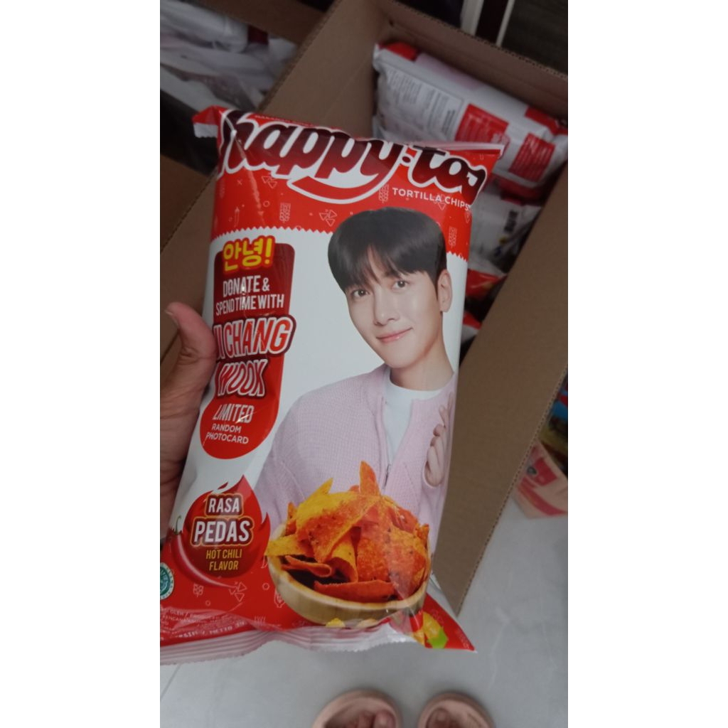 happy tos tortilla chips rasa pedas kemasan 140 grm