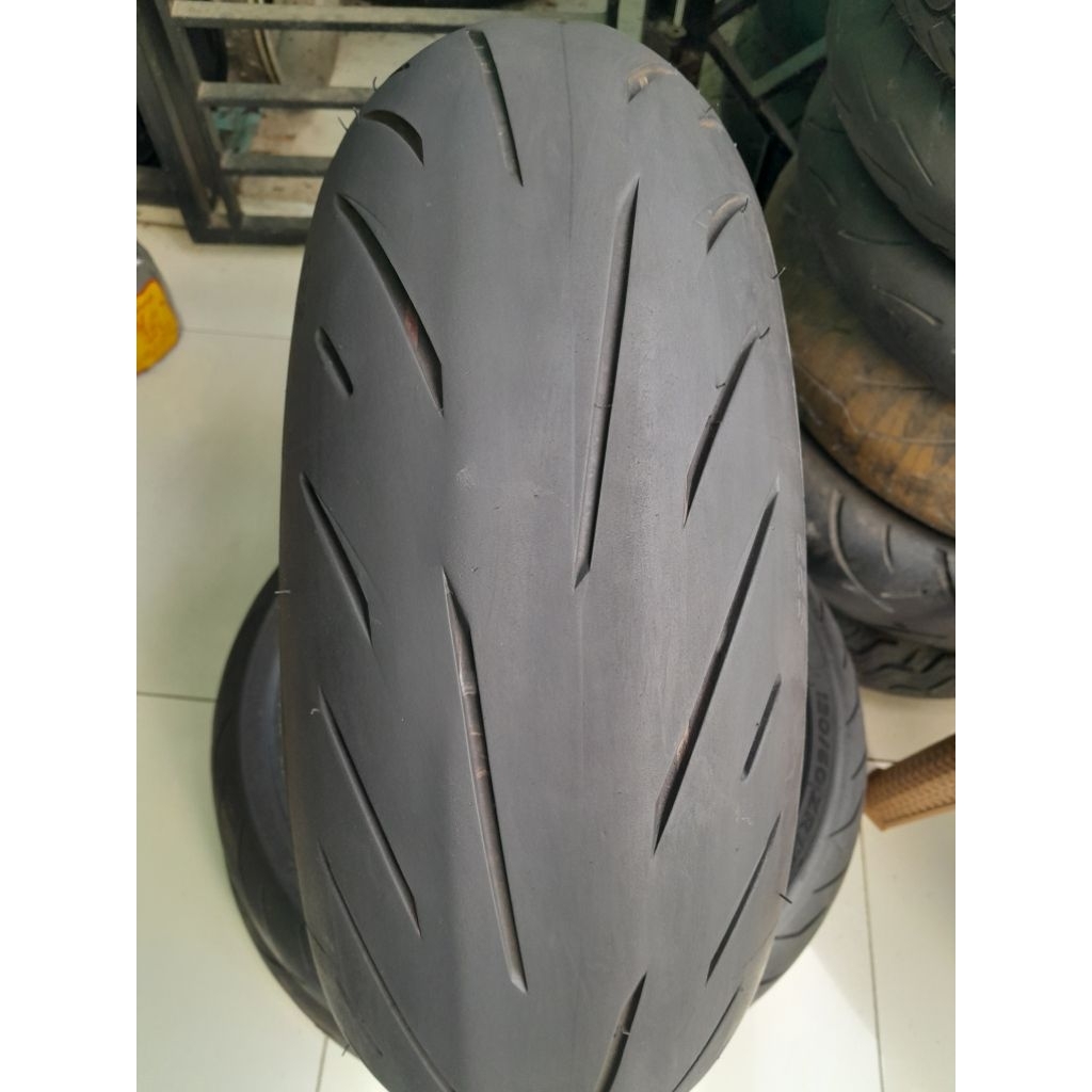 Battlax s22...190/55-17