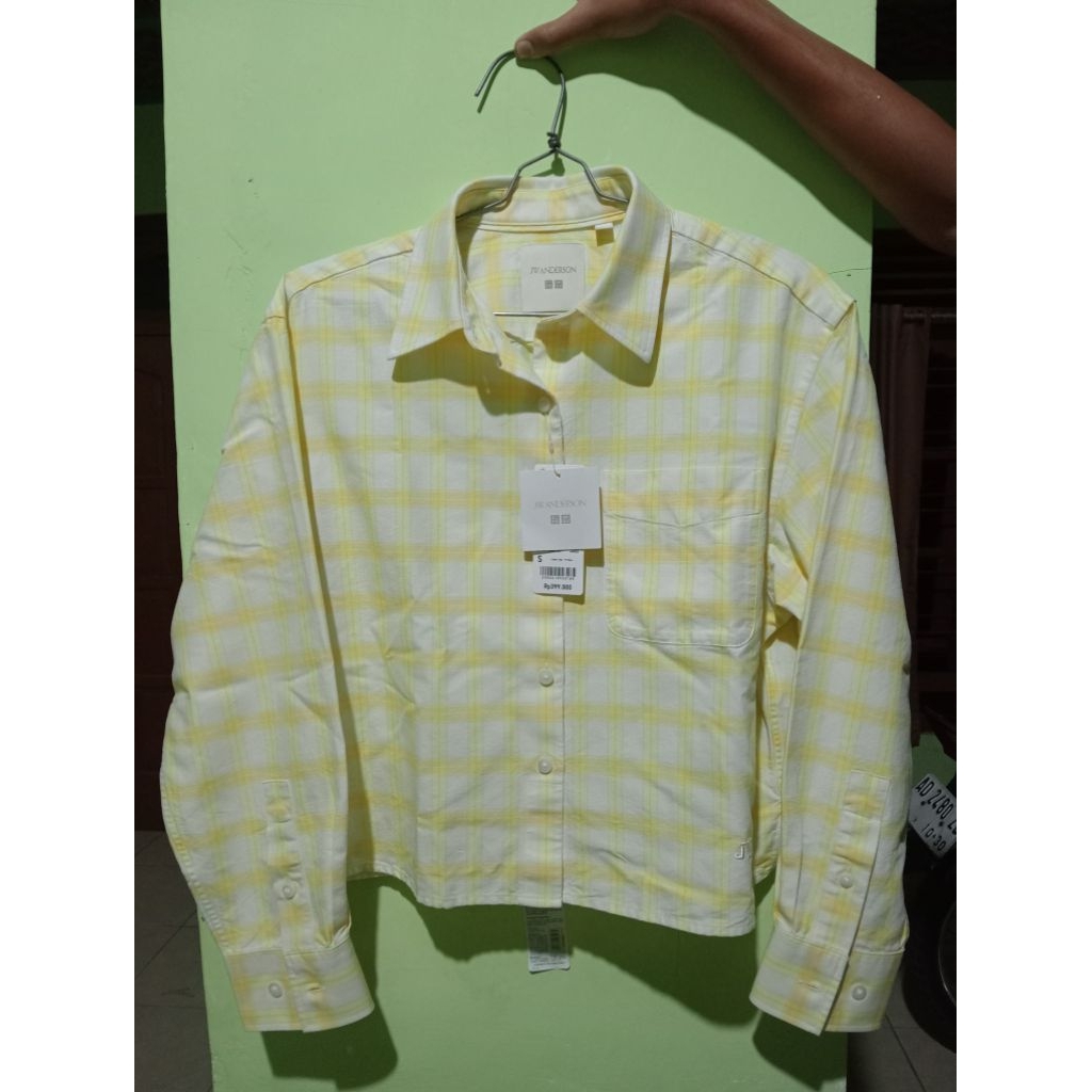 Kemeja JW Anderson by Uniqlo
